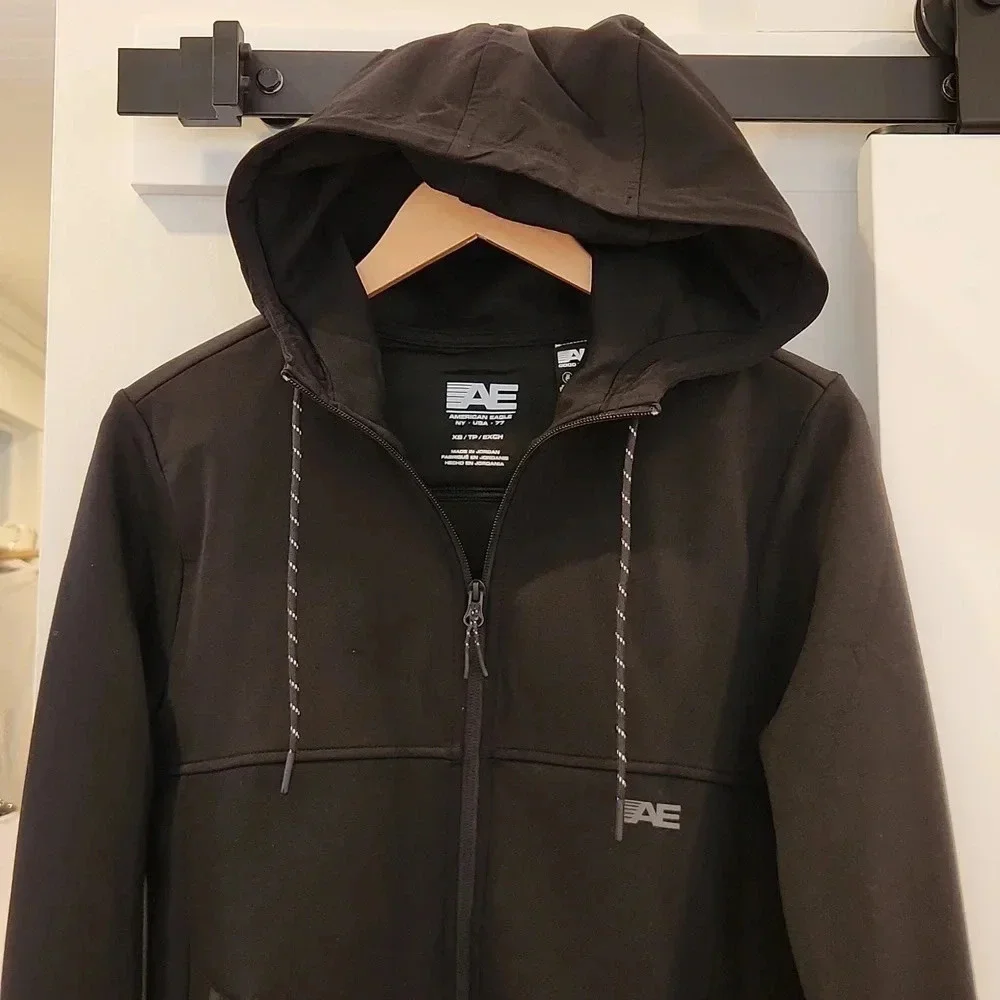 NWT || AMERICAN EAGLE || mens extra small hoodie (or a teens large)
